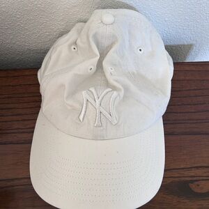 White NY Logo Baseball Cap